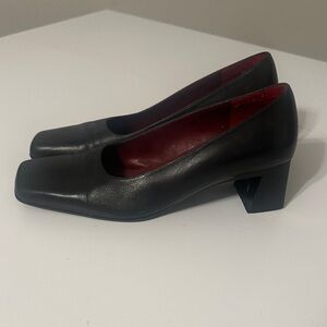 Naturalizer Dark Navy Heels with Red Interior